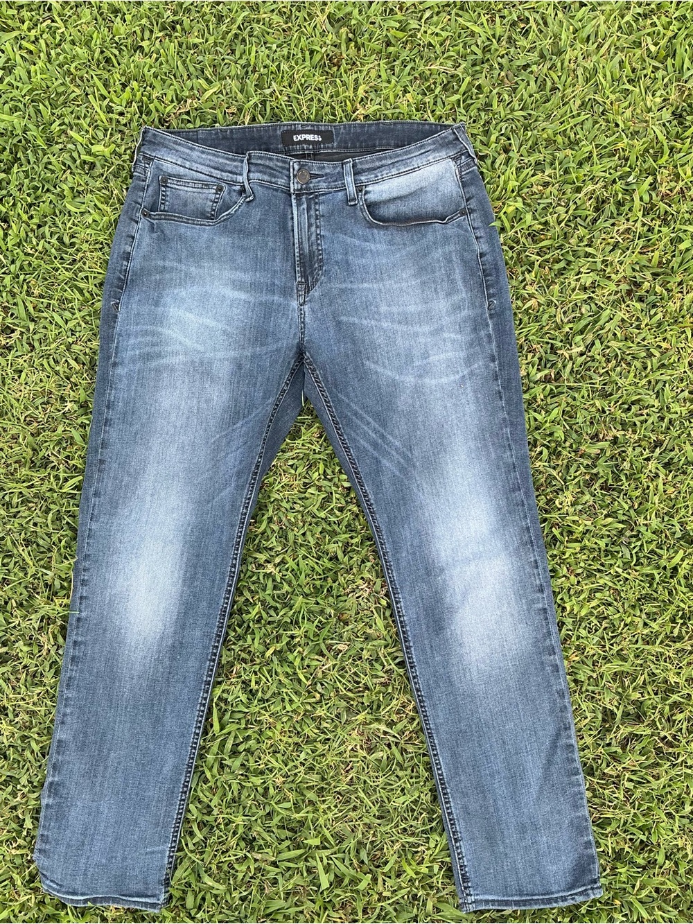 Express Men’s Light Faded Blue Slim Straight Jeans
